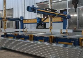 江蘇宿遷客戶(hù)CZ型鋼碼垛機案例